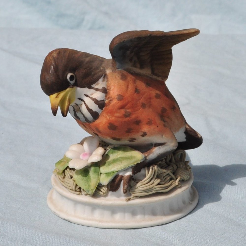 3 for $40 - vintage Lefton's China Japan Robin figurine KW1637 (H81)